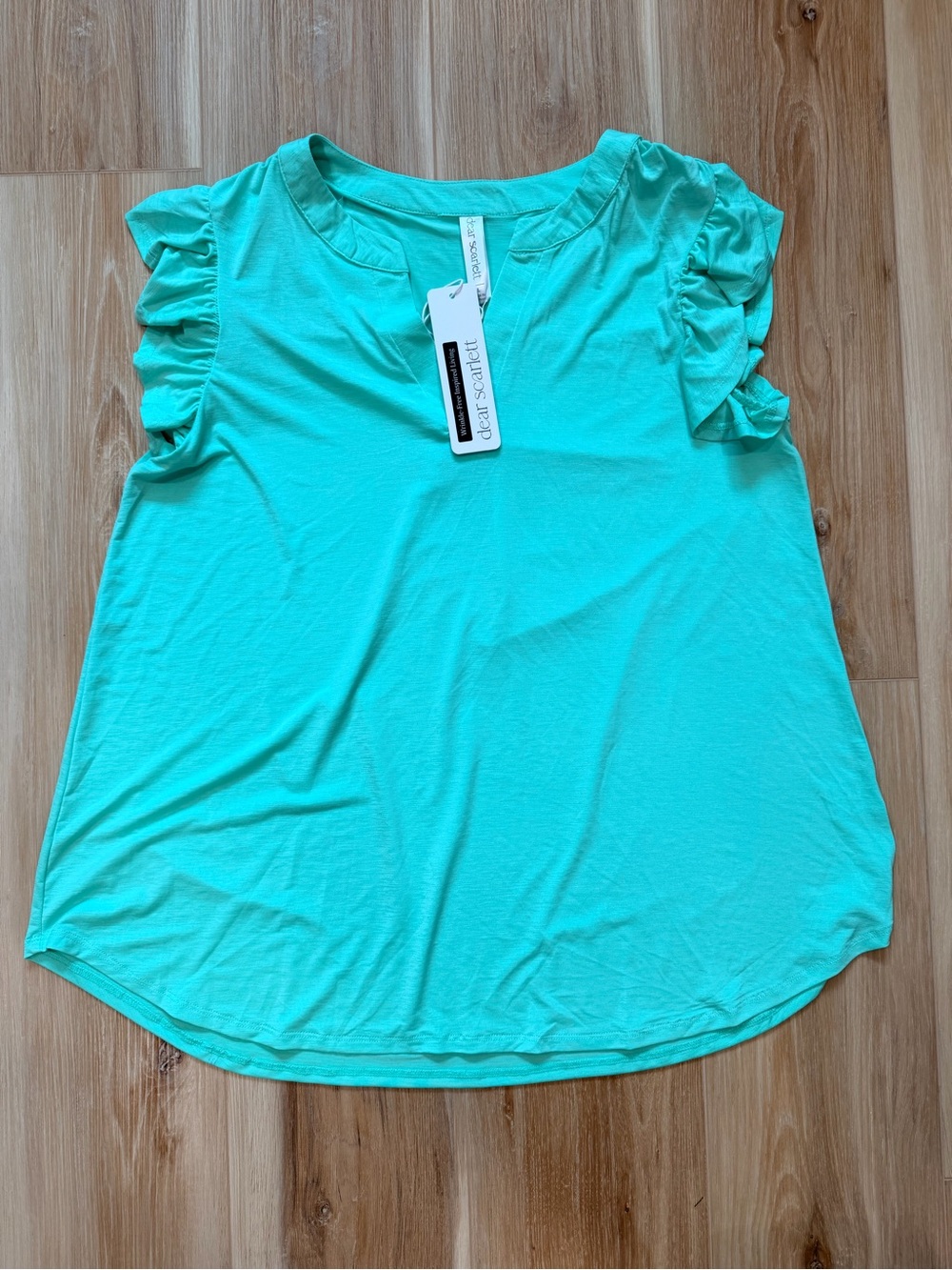 Dear Scarlett flutter sleeve top - nwt - size large